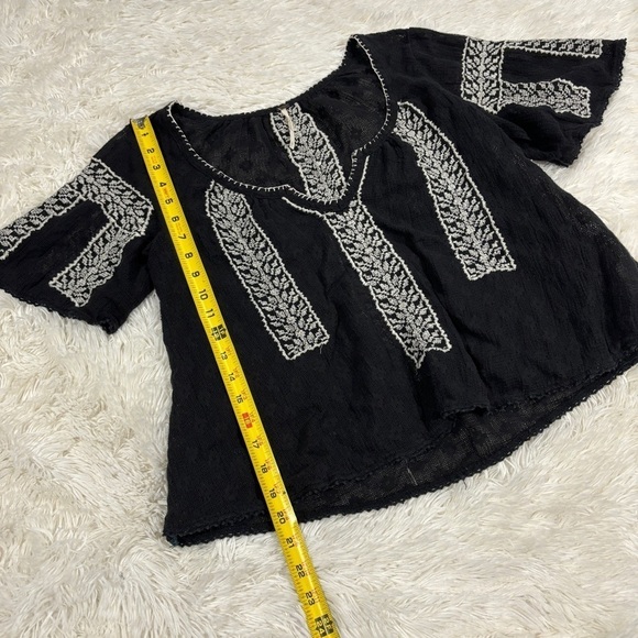 Free People “Gold Dust" Embroidered Peasant Top Woman’s Size Small - Picture 4 of 10